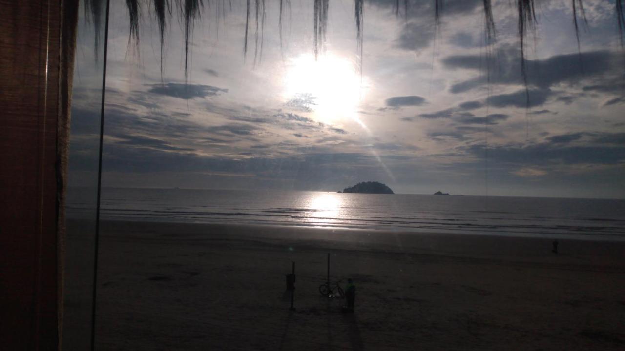 Suites Pe Na Areia Peruíbe エクステリア 写真