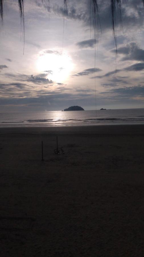 Suites Pe Na Areia Peruíbe エクステリア 写真